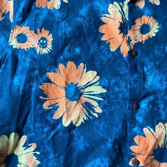 Quiksilver Whimsical Blue Short Sleeve Button Down w Floral Orange Flowers Large - Picture 6 of 10